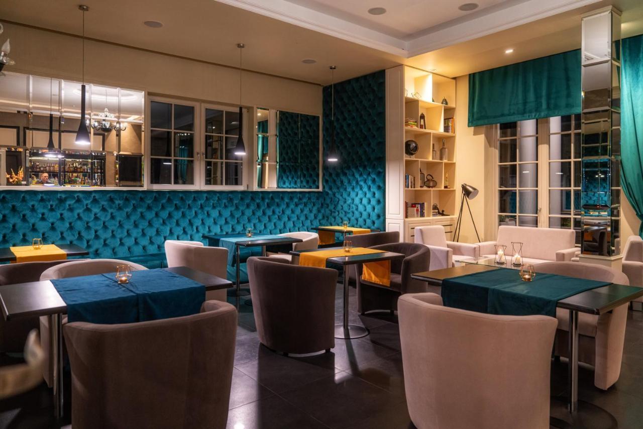 Korona Hotel استروينكا المظهر الخارجي الصورة