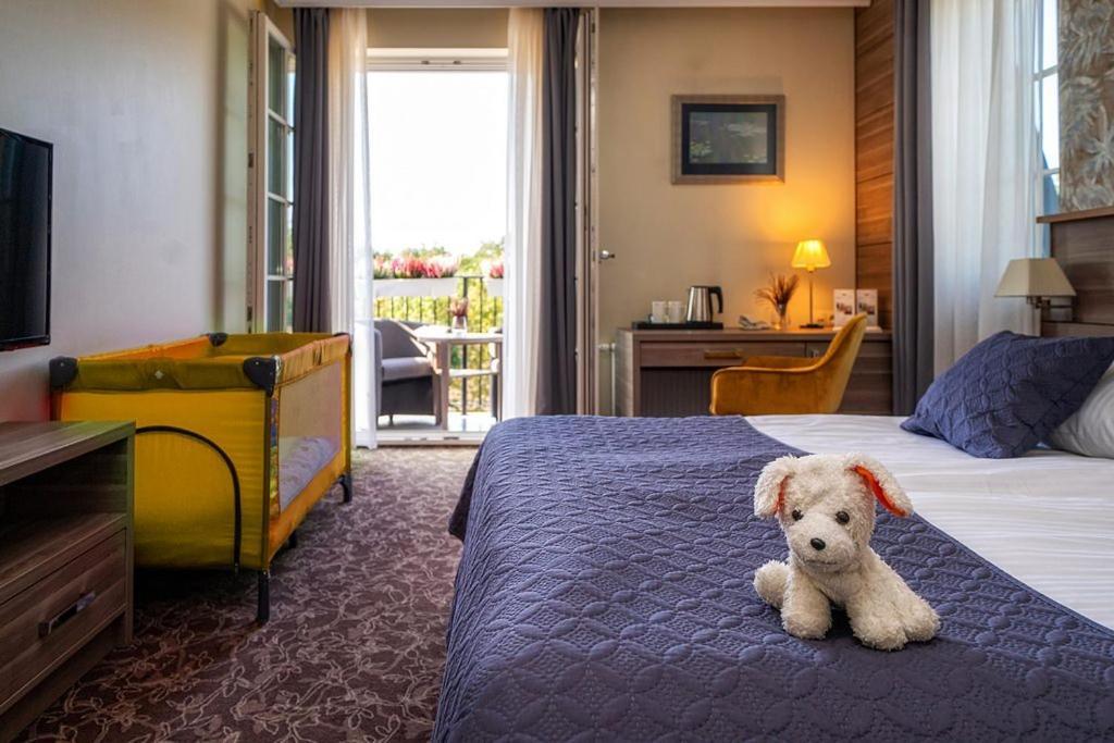Korona Hotel استروينكا المظهر الخارجي الصورة